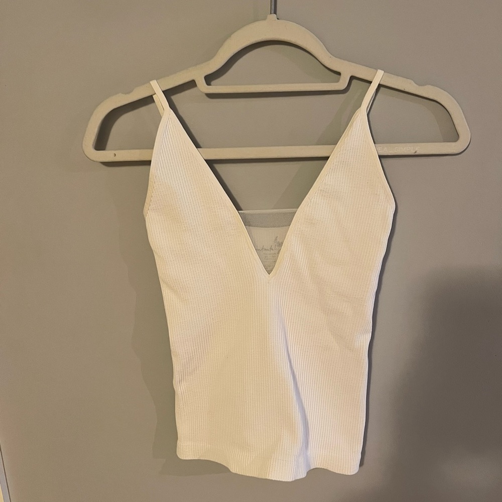 White tank top - Picture 2 of 3